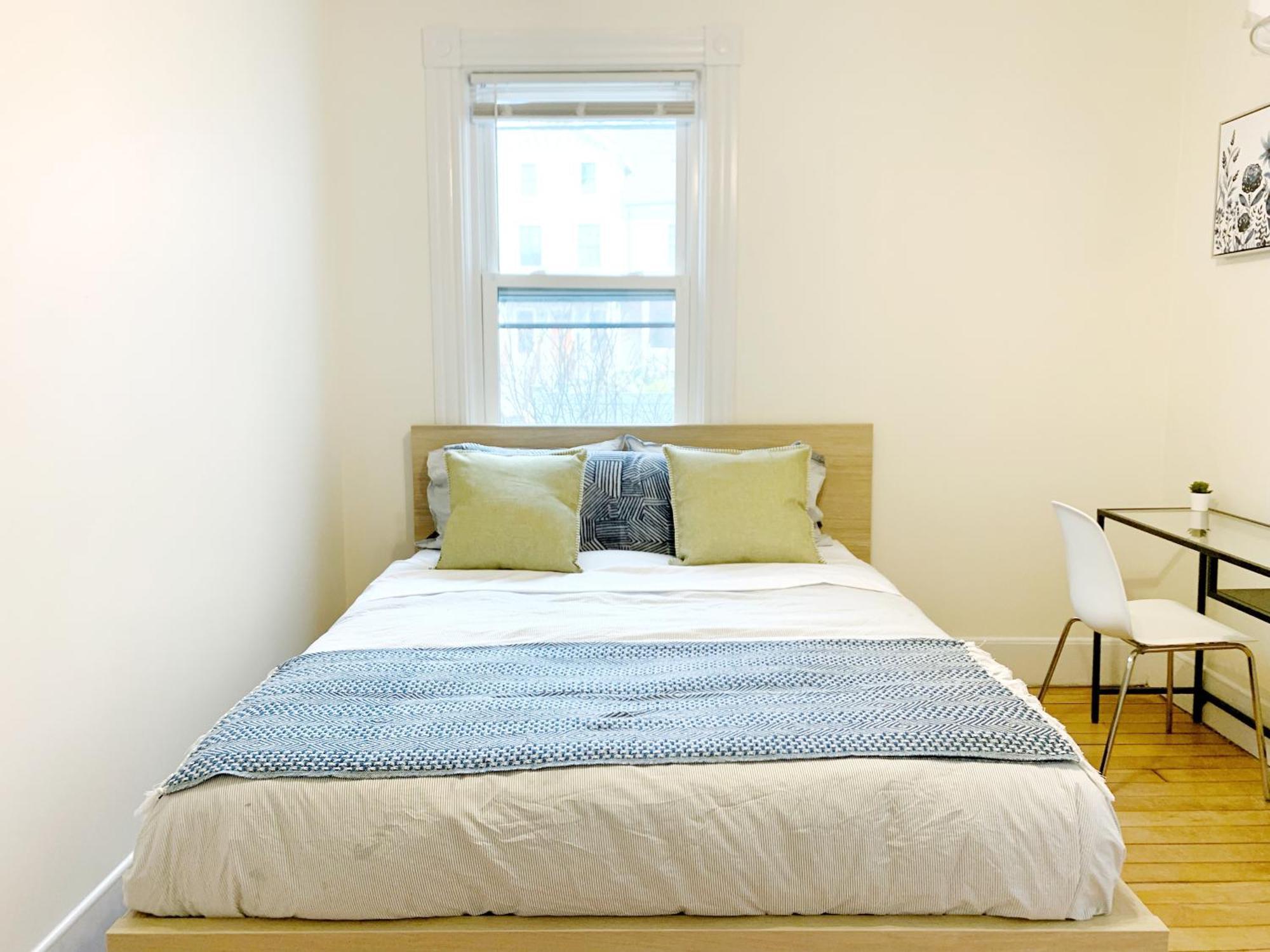 Location At Harvard University! 4 Bedroom Apartment! Two Units Available! Apartment *